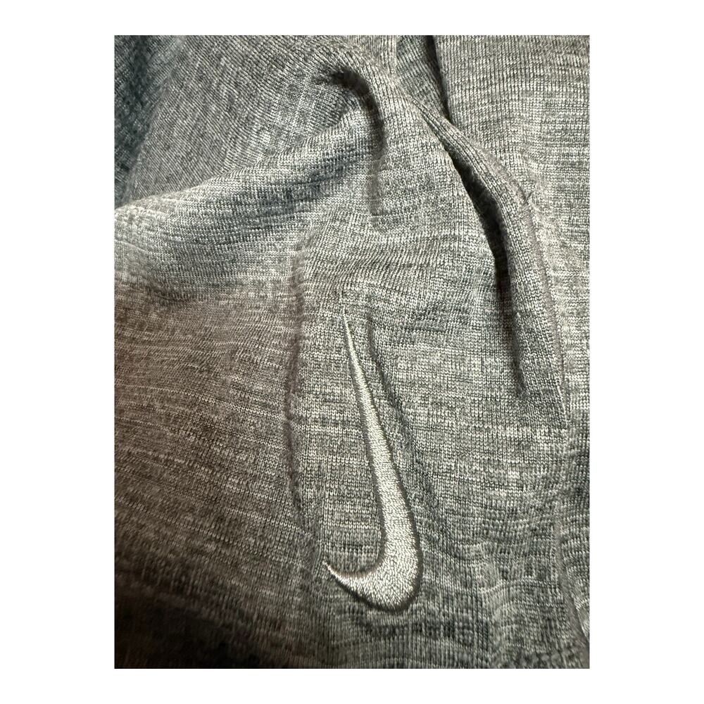 Nike Yoga Dri-fit
Men’s Shirt XL Gray
Long Sleeve - Picture 4 of 8